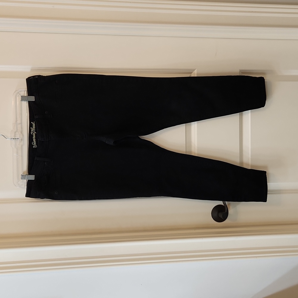 Universal Thread black ankle jean 14/32S